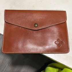 Patricia Nash Tan Heritage Leather Wallet/pouch