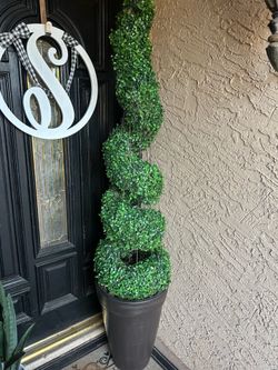 Beautiful Faux Topiary Tree