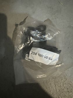 08-17 Mercedes-Benz C300, E63, GLK350. Hood Catch / Latch