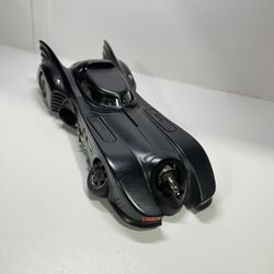 Hot Wheels Batman  Batmobile vintage  Metal Collection 12” It has a detached tire. Details in photos