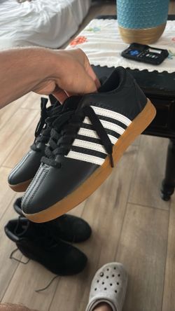 K - Swish Shoes Size 4.5