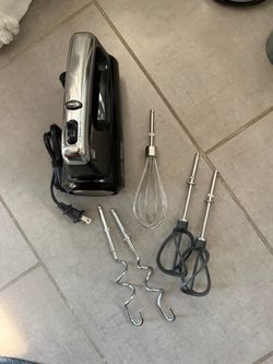 Black+Decker Hand Mixer with Attachments