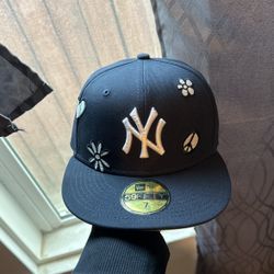 Ny Fitted Size 7 