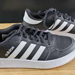 Adidas Casual Black And White Low Top Shoes