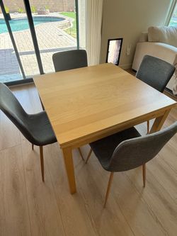Dining table (extendable) and chairs (4)