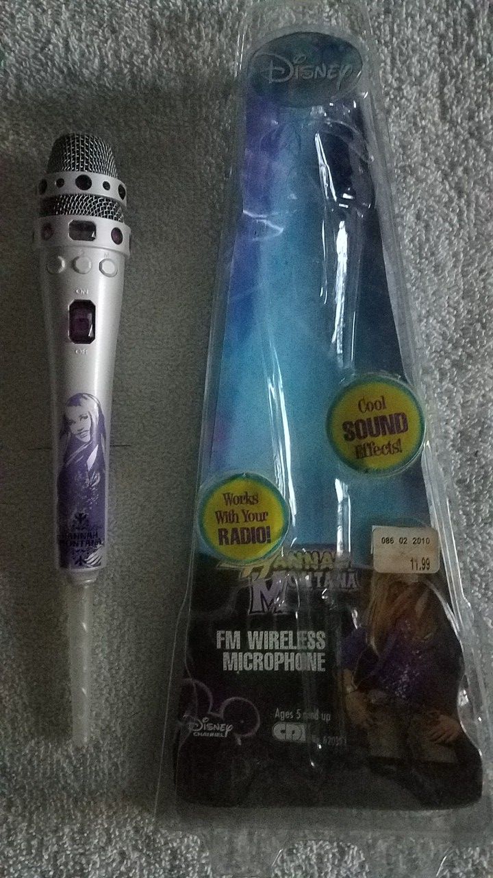Wireless FM Microphone...