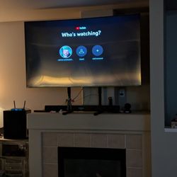65 in Samsung Curved UHD TV UN65MU8500