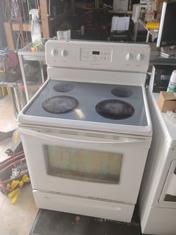 Frigidaire reconditioned electric stove
