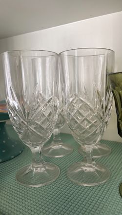 Detailed clear water glassware