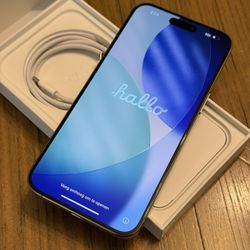 Like NEW!! iPhone 15 Pro Max 256GB Unlocked Titanium 