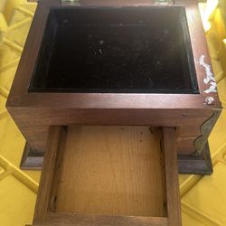 Wood jewelry box