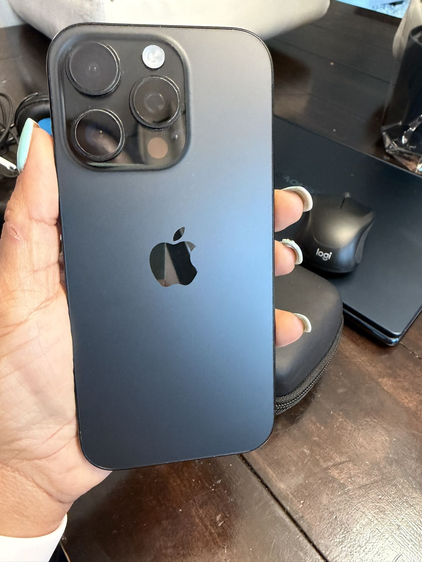 iPhone 16 Pro Black 1TB Unlocked