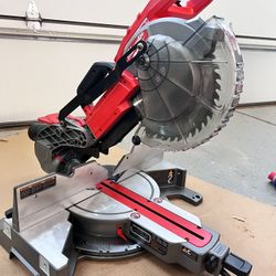 Milwaukee M18 Fuel Miter Saw 