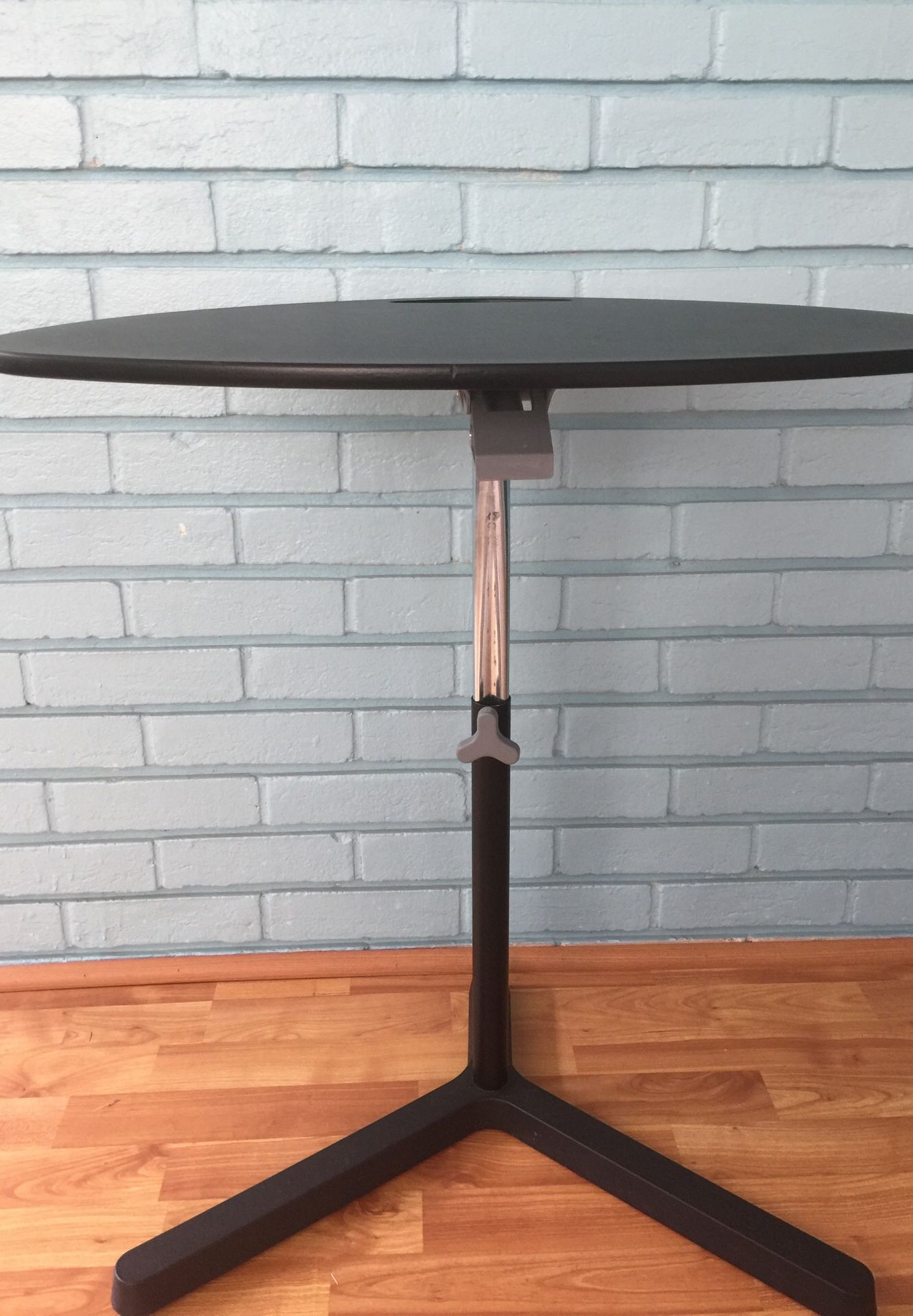 IKEA SVARTASEN サイドテーブル laptop stand - メルカリ