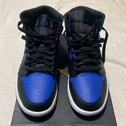 Nike Mid’s