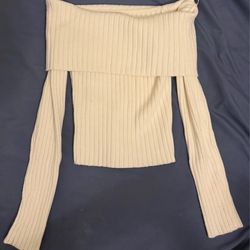 Shoulder off cropped