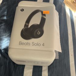 Beats Solo 4 