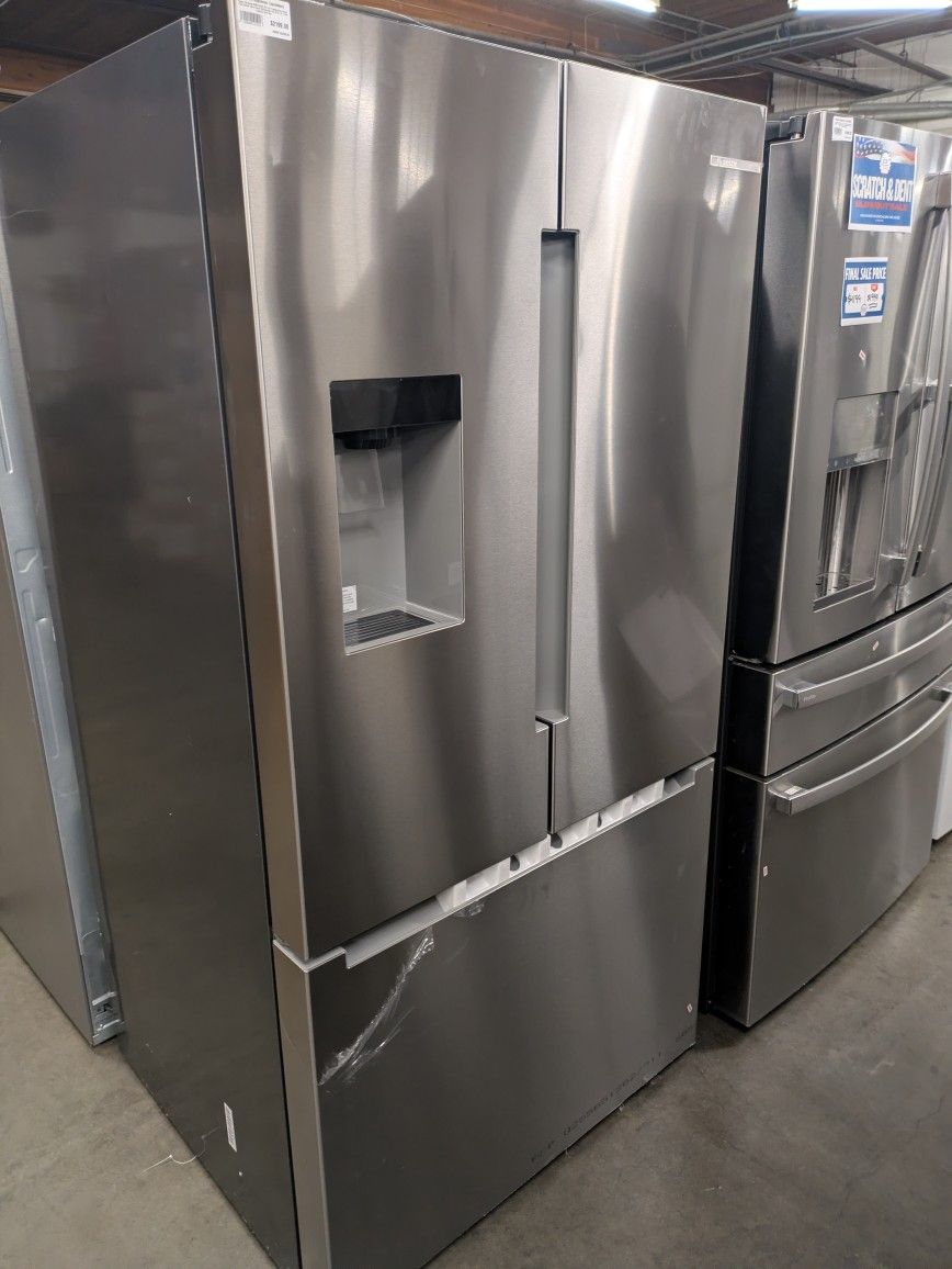 Bosch 100 Series B36FD10ENS
36 Inch Freestanding French Door Bottom Mount Smart Refrigerator