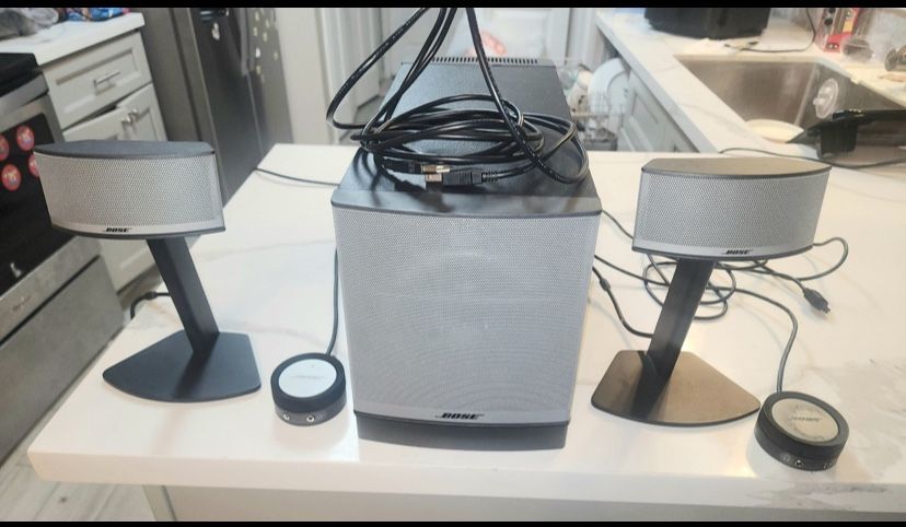 Bose Companion 5 Multimedia Speaker System