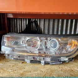Toyota Highlander Headlight