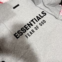 Essentials Tshirt 