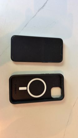 iPhone 13, Otter Box Case & Screen Protector