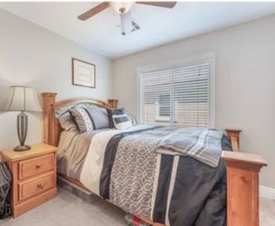 Queen bedroom furniture set