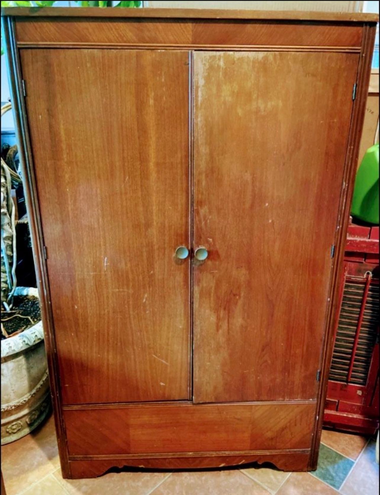 Beautiful Broyhill Solid Wood Chest Closet