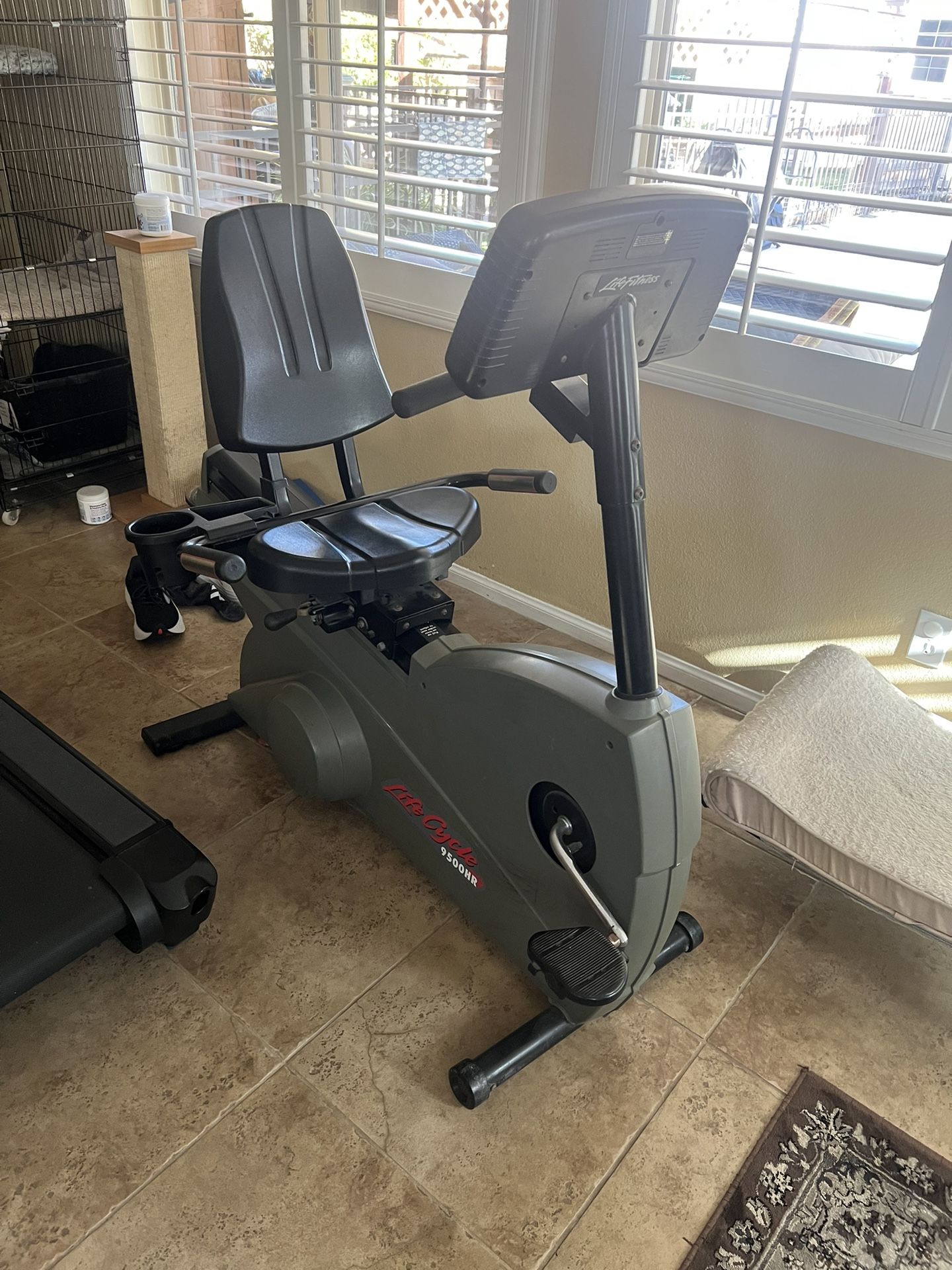 Life Cycle 9500HR Exercise Bike