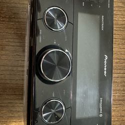 Pioneer MVH-S622BS Double DIN, Amazon Alexa, Pioneer Smart Sync, Bluetooth, Android, iPhone - Audio Digital Media Receiver  Lightly used no chords. Yo