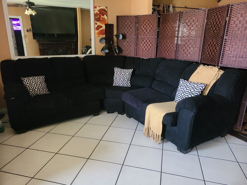 Used living room couches. FREE!! TODAY ONLY for Sale in Los Angeles, CA