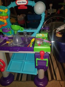 Little tikes science lab