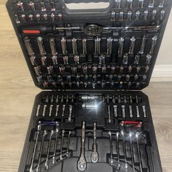 Kirkland Tool Set
