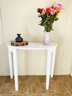 Entry way table