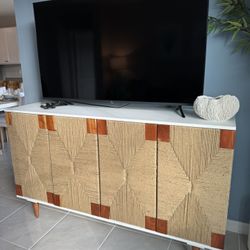 Entryway / TV Stand By Manor & News - Model Home Furniture 