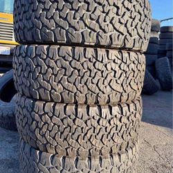 275/65/18 Bfgoodrich vendo un set de llantas usadas excelente condiciones de vida las 4 ✅🤩I am sell