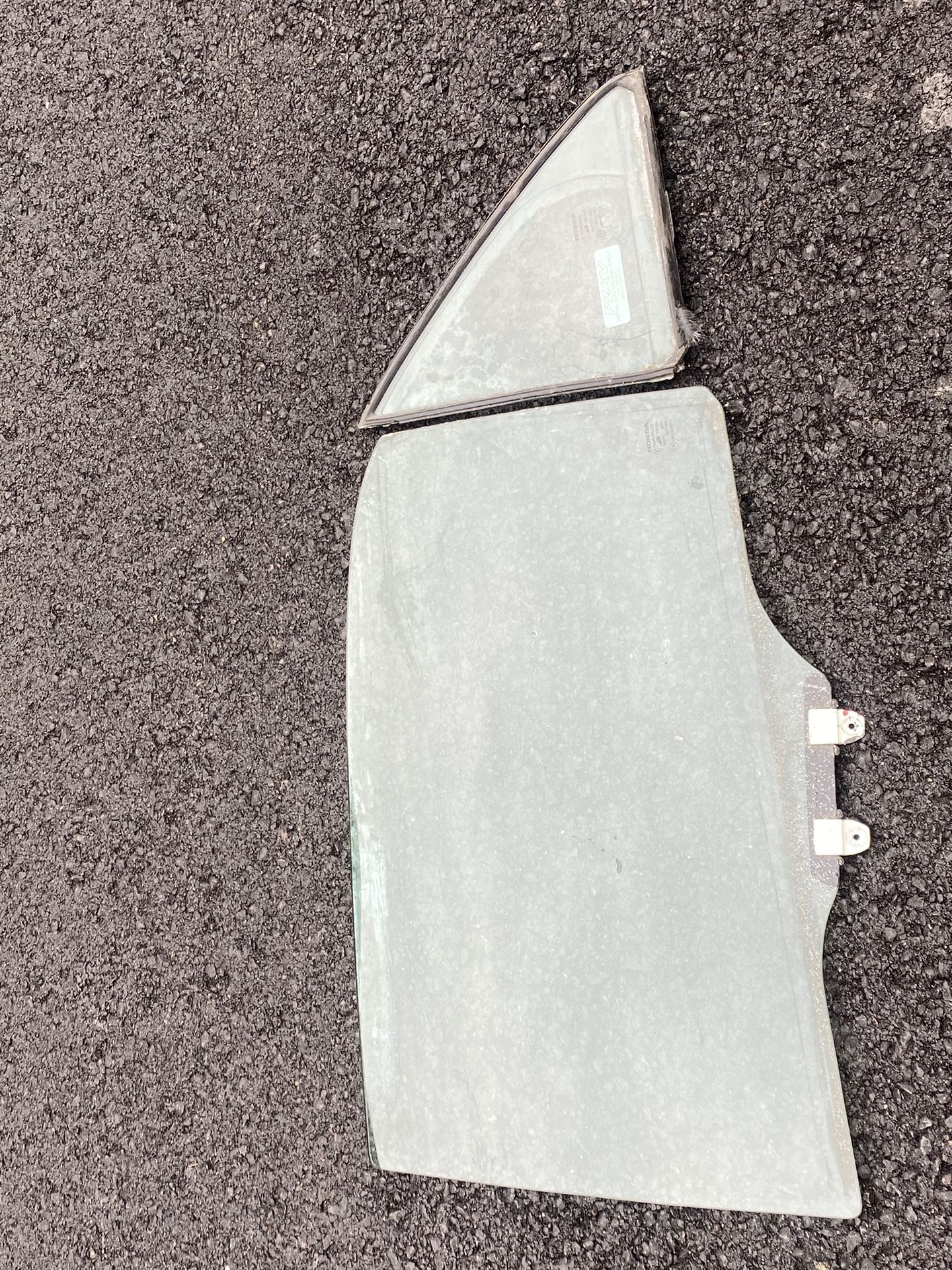 03-07 Accord Sedan Drivers Rear Window/ Corner window
