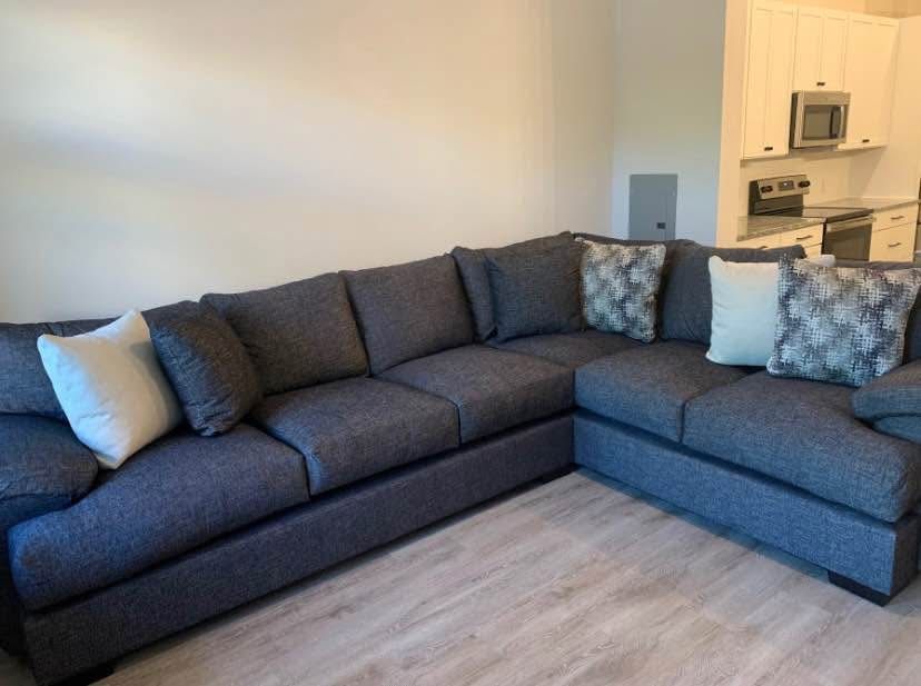 2 Peice Sectional Couch