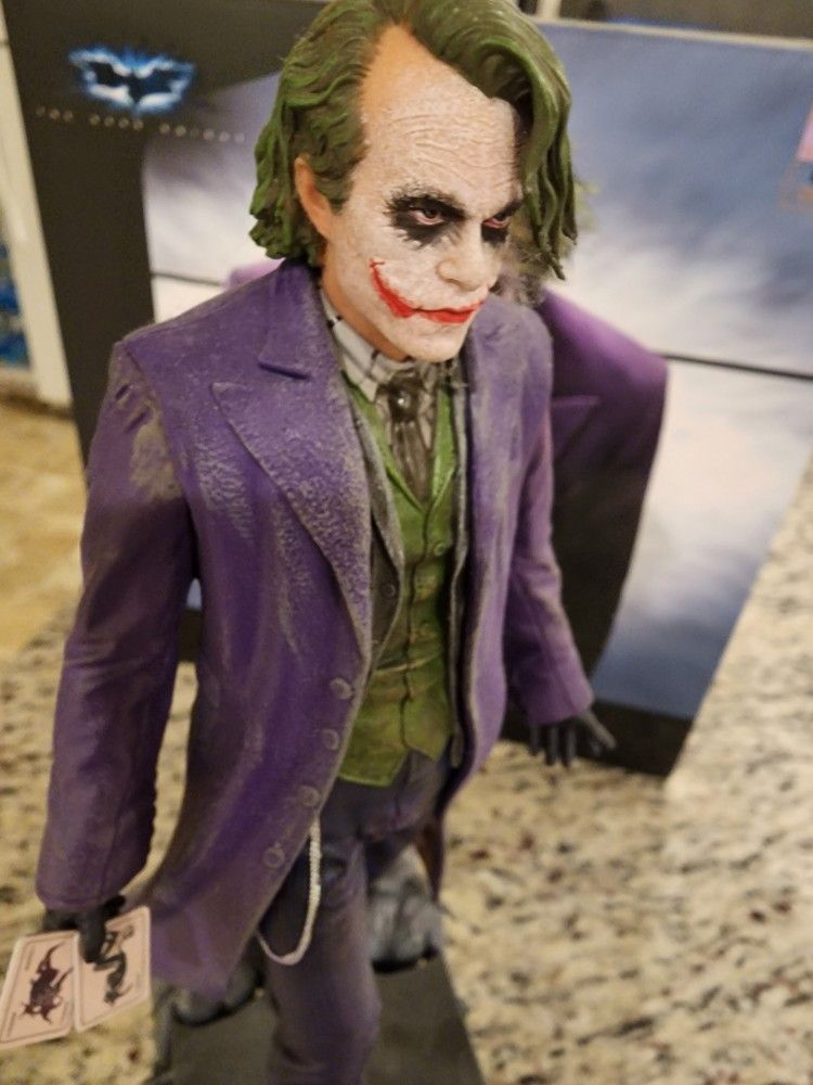 Joker Statue Iron Studios