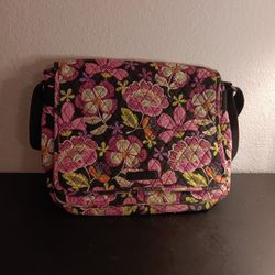GORGEOUS NEW Vera Bradley 12"x18" XL Floral Pattern Magnetic Closure Laptop Bag.


