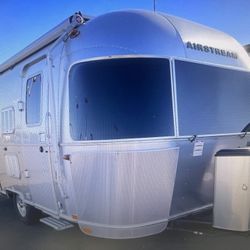 2019 AIRSTREAM FLYING CLOUD 19CB