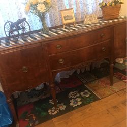 Vintage Mahogany Cabinet/Sideboard /Buffet/Credenza