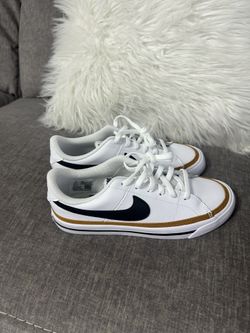 Nike White 3.5 Kids Shoes 