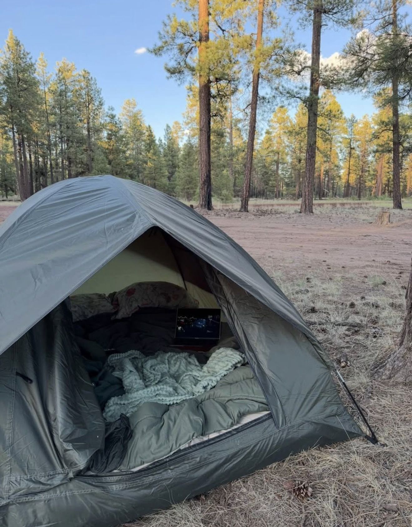 INTEX Dura-Beam Air Mattress + Tent