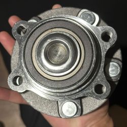  2 x Front Wheel Bearing and Hub Assembly