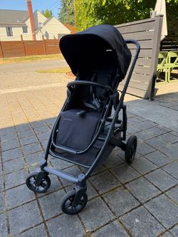 UPPAbaby Cruz V2 Stroller — Excellent Condition + Rain/Bug Shield & Cup Holder