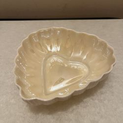 Belleek Porcelain Ireland Heart Shaped 4 1/2" Trinket Dish Vintage. In new like condition. Has this like pearl color. Can be used like a candy dish, j