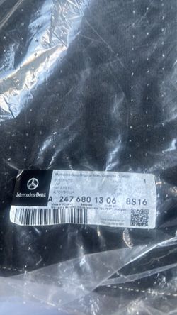 NEW Genuine Mercedes Benz OEM Floor Mats – A(contact info removed) – 4pc Set