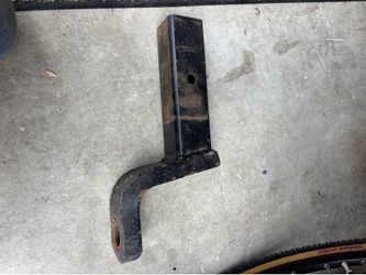 Trailer hitch ball mount