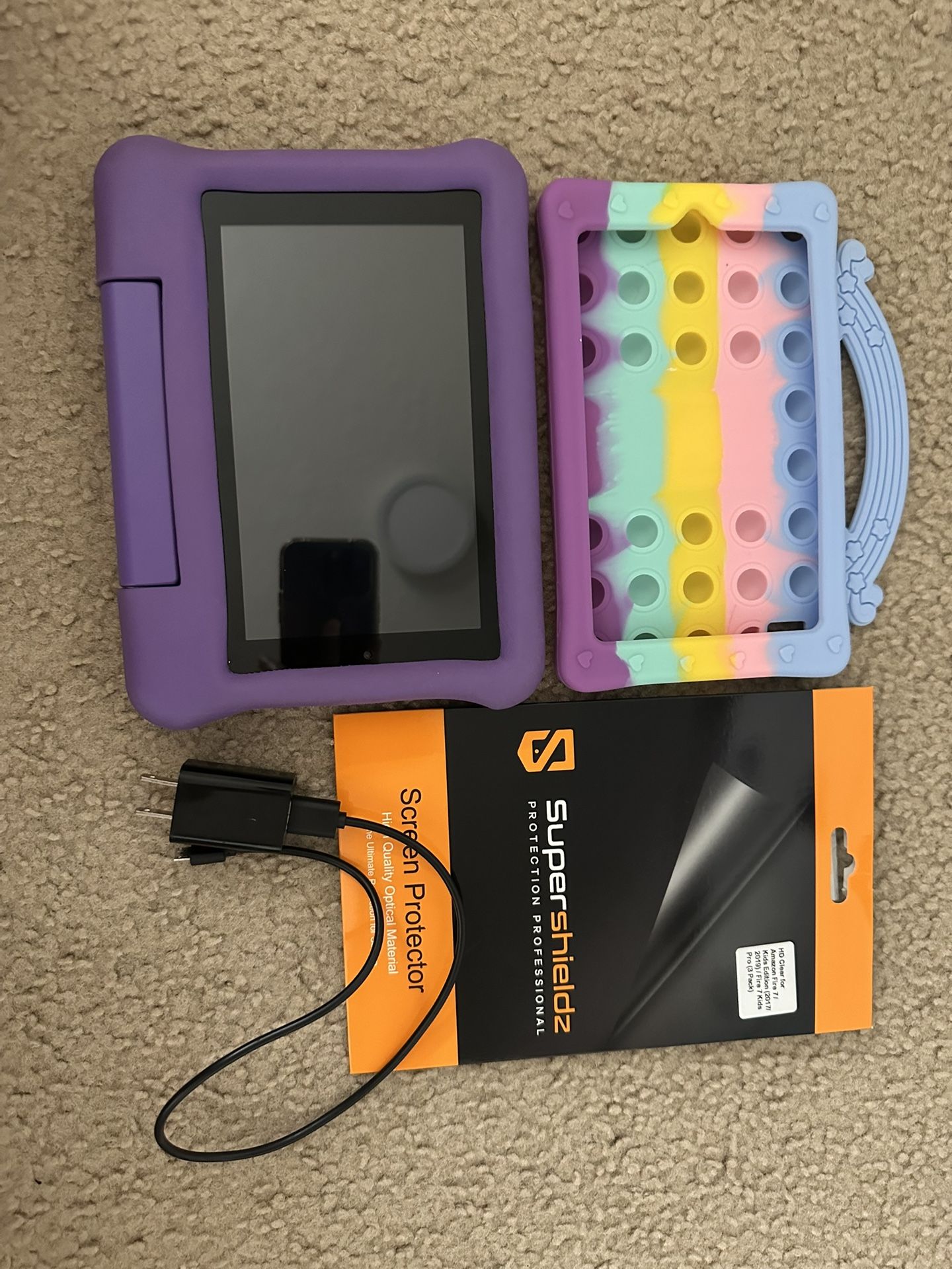 Fire 7 (9th generation) Bundle